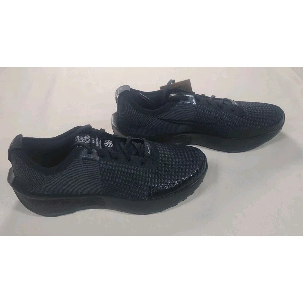 Nike Interact Run SE Men's Size 10.5 Black New In Box.
